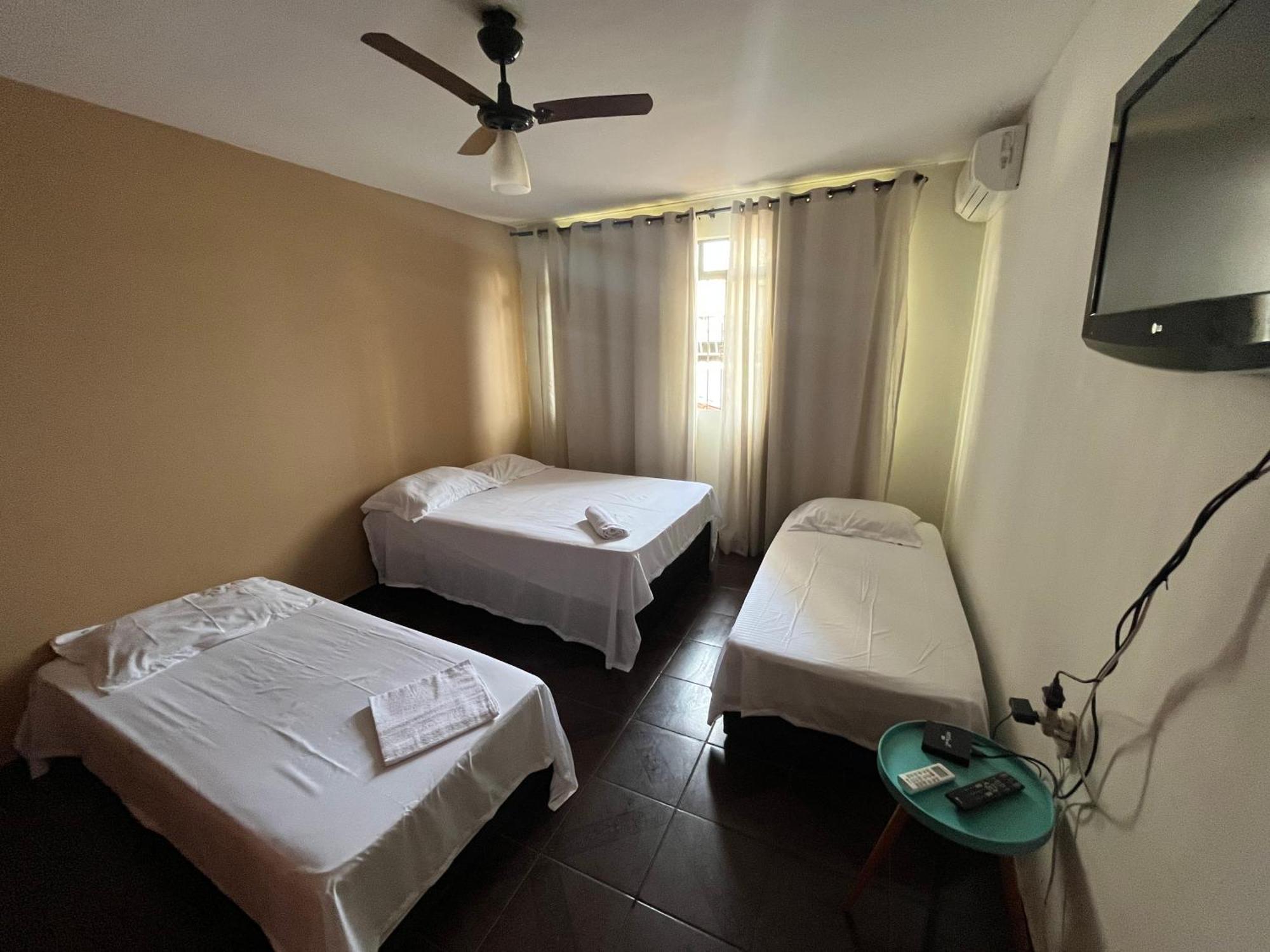 Casa Quintal Bueno! 5 Quartos Com Ar Split E Internet Ultra! Perto Do Melhor De Goiania! Marista Parques Areiao E Vaca Brava Hospital Premium Mater Dei Blue Fit Perdomo Goiania Shopping! Bagian luar foto