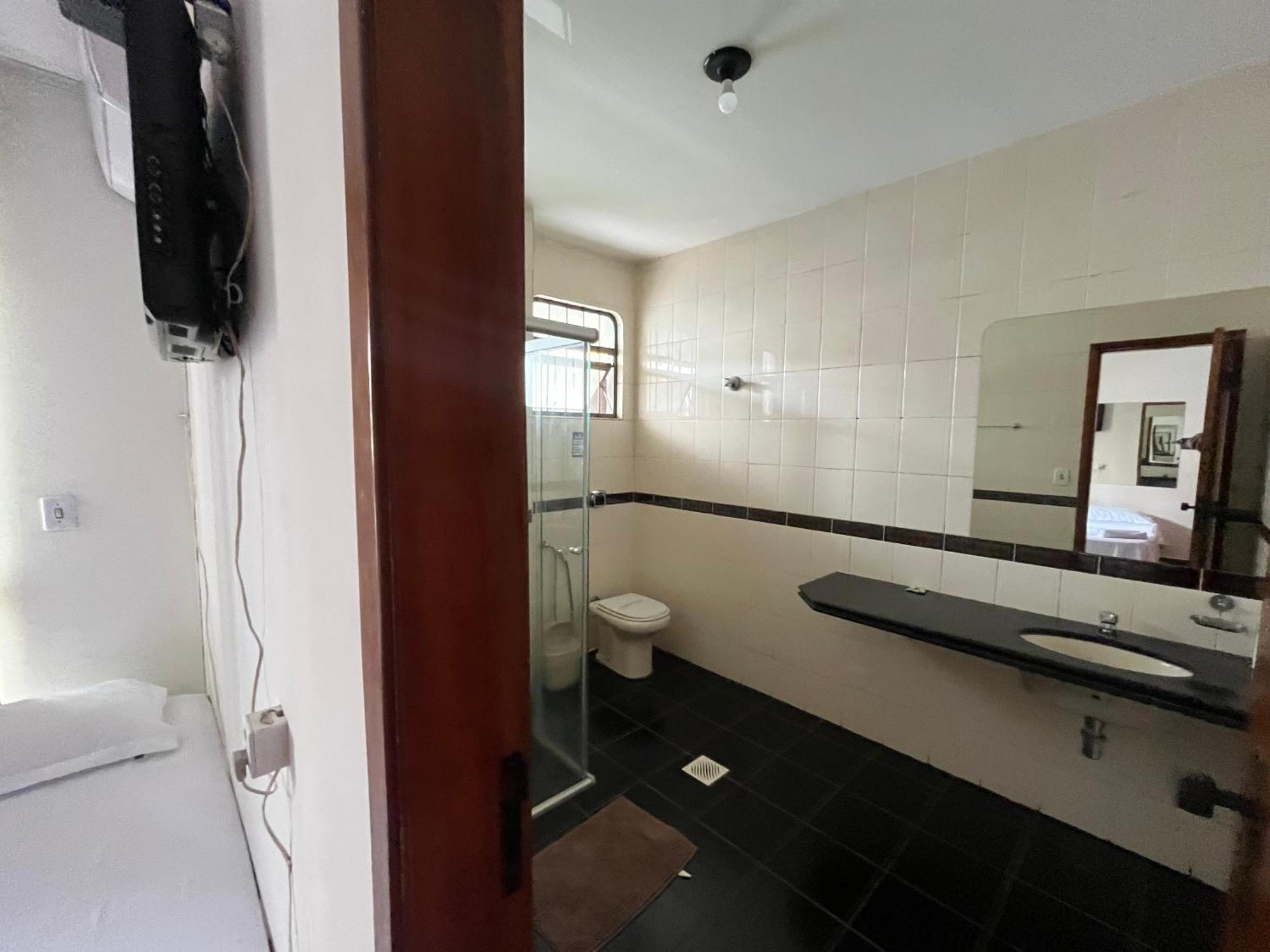 Casa Quintal Bueno! 5 Quartos Com Ar Split E Internet Ultra! Perto Do Melhor De Goiania! Marista Parques Areiao E Vaca Brava Hospital Premium Mater Dei Blue Fit Perdomo Goiania Shopping! Bagian luar foto