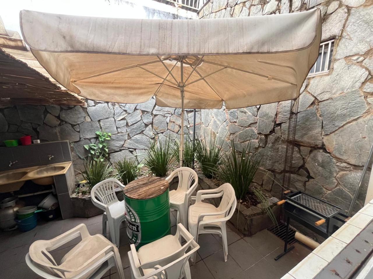 Casa Quintal Bueno! 5 Quartos Com Ar Split E Internet Ultra! Perto Do Melhor De Goiania! Marista Parques Areiao E Vaca Brava Hospital Premium Mater Dei Blue Fit Perdomo Goiania Shopping! Bagian luar foto