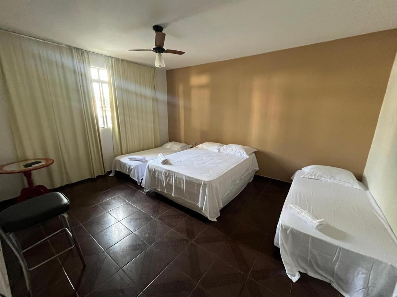 Casa Quintal Bueno! 5 Quartos Com Ar Split E Internet Ultra! Perto Do Melhor De Goiania! Marista Parques Areiao E Vaca Brava Hospital Premium Mater Dei Blue Fit Perdomo Goiania Shopping! Bagian luar foto