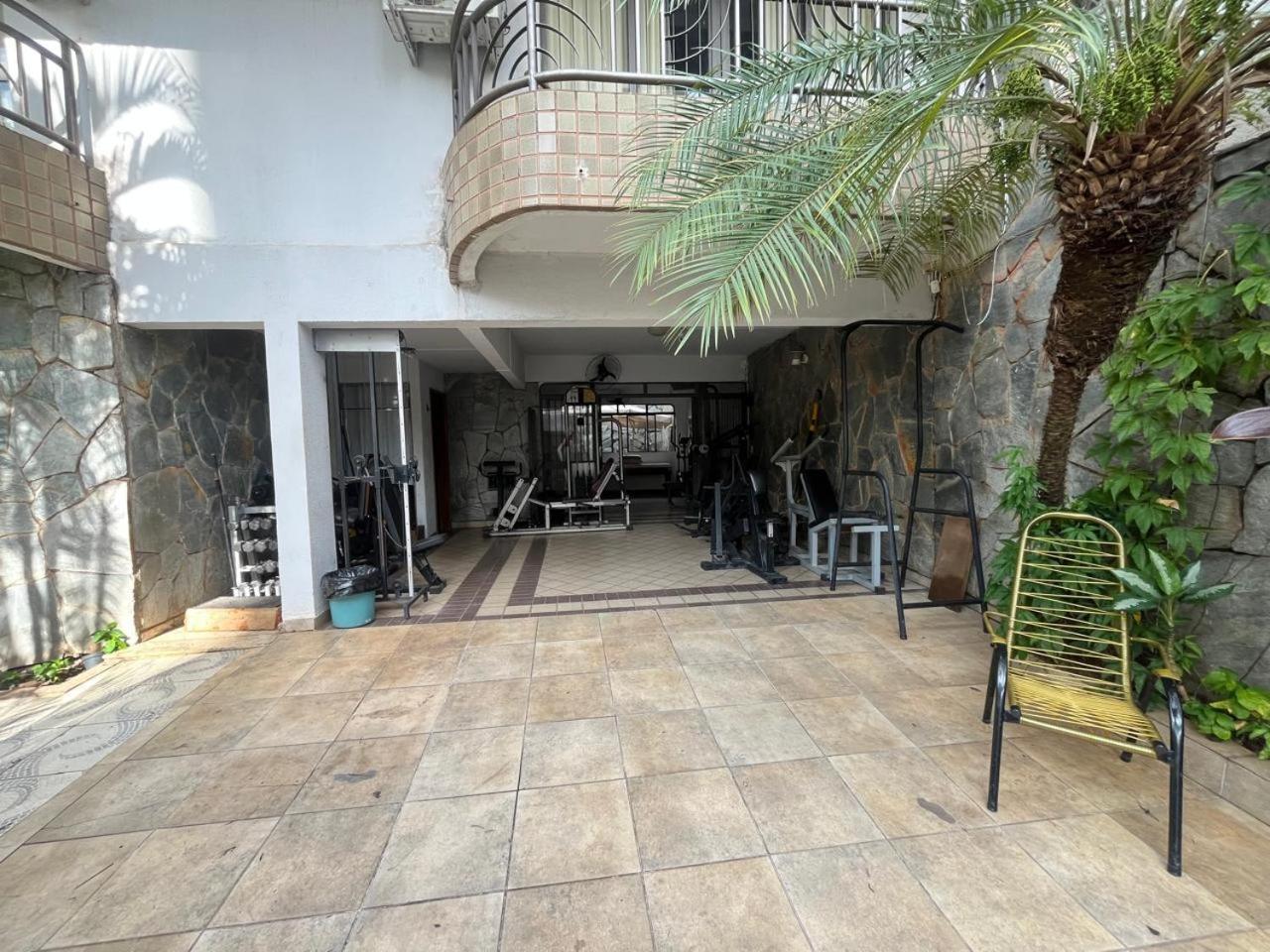 Casa Quintal Bueno! 5 Quartos Com Ar Split E Internet Ultra! Perto Do Melhor De Goiania! Marista Parques Areiao E Vaca Brava Hospital Premium Mater Dei Blue Fit Perdomo Goiania Shopping! Bagian luar foto