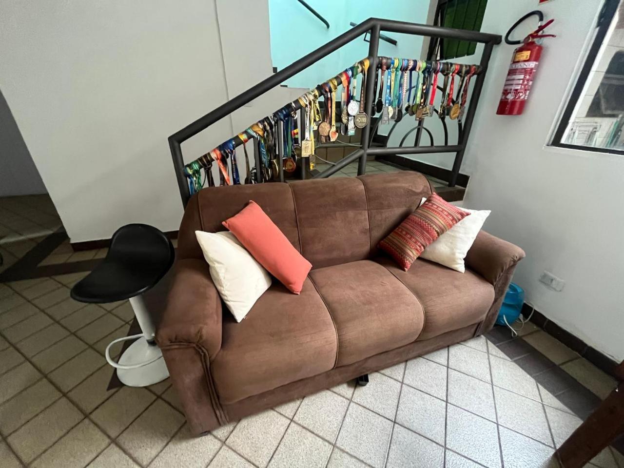 Casa Quintal Bueno! 5 Quartos Com Ar Split E Internet Ultra! Perto Do Melhor De Goiania! Marista Parques Areiao E Vaca Brava Hospital Premium Mater Dei Blue Fit Perdomo Goiania Shopping! Bagian luar foto