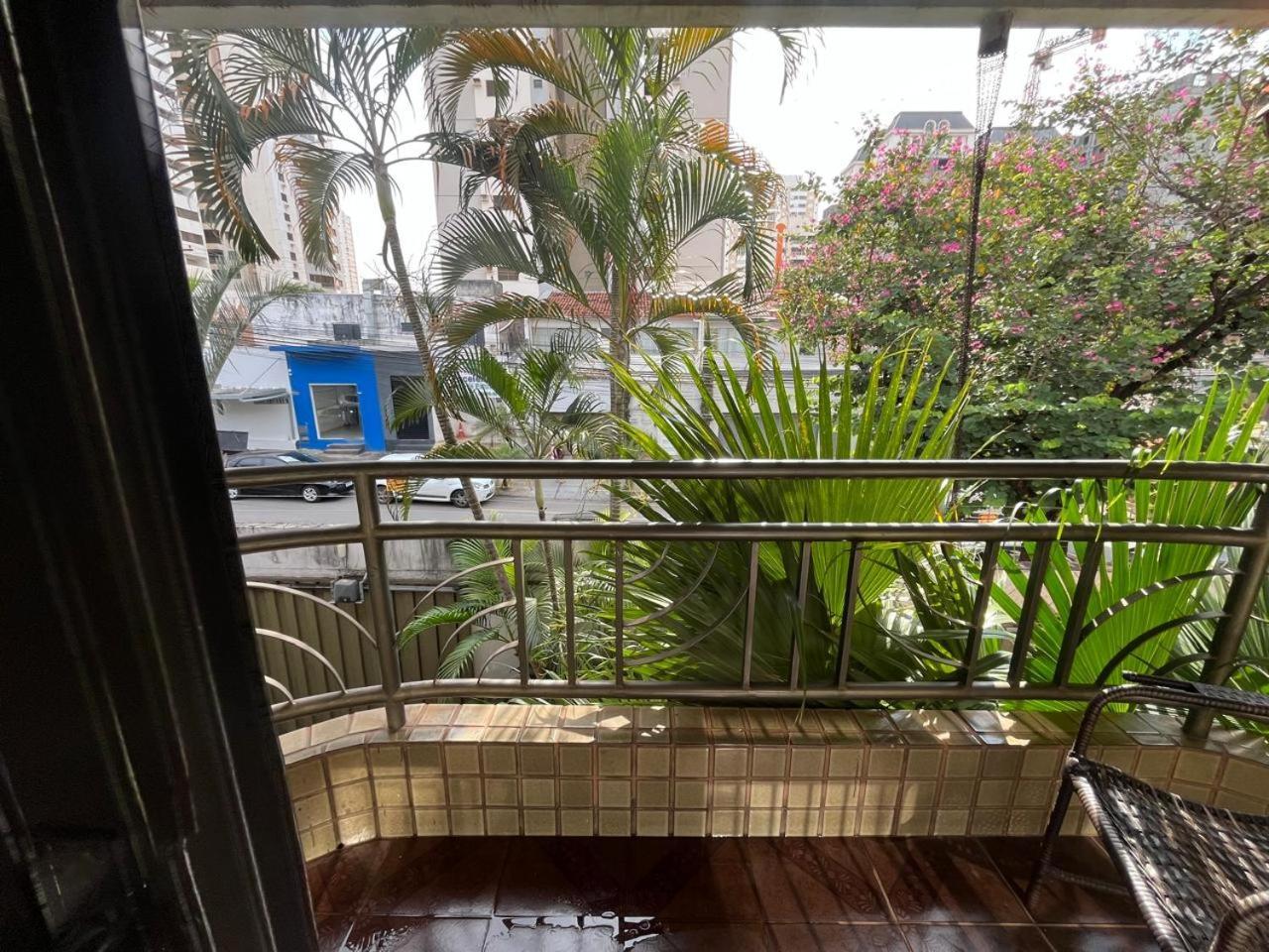 Casa Quintal Bueno! 5 Quartos Com Ar Split E Internet Ultra! Perto Do Melhor De Goiania! Marista Parques Areiao E Vaca Brava Hospital Premium Mater Dei Blue Fit Perdomo Goiania Shopping! Bagian luar foto