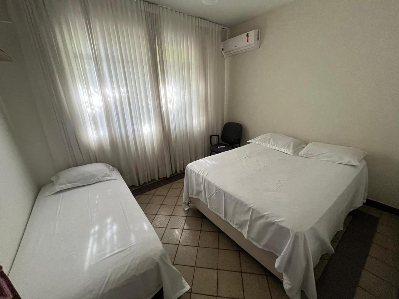 Casa Quintal Bueno! 5 Quartos Com Ar Split E Internet Ultra! Perto Do Melhor De Goiania! Marista Parques Areiao E Vaca Brava Hospital Premium Mater Dei Blue Fit Perdomo Goiania Shopping! Bagian luar foto