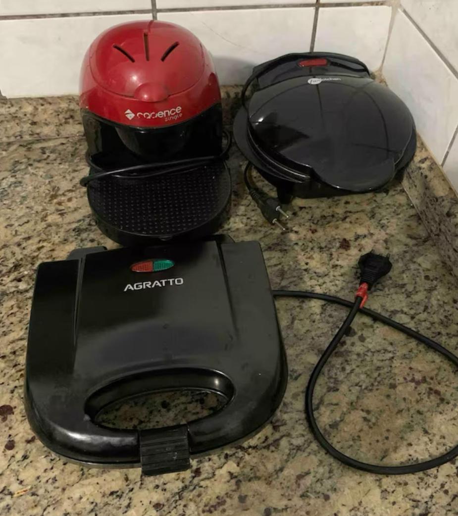Casa Quintal Bueno! 5 Quartos Com Ar Split E Internet Ultra! Perto Do Melhor De Goiania! Marista Parques Areiao E Vaca Brava Hospital Premium Mater Dei Blue Fit Perdomo Goiania Shopping! Bagian luar foto